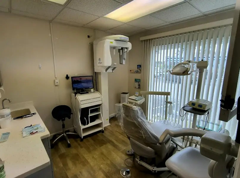 Port Charlotte Oak Dental Care - Dr. Maria Marcia Carvalho