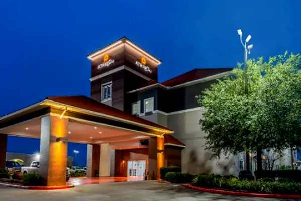 La Quinta Inn & Suites by Wyndham Orange