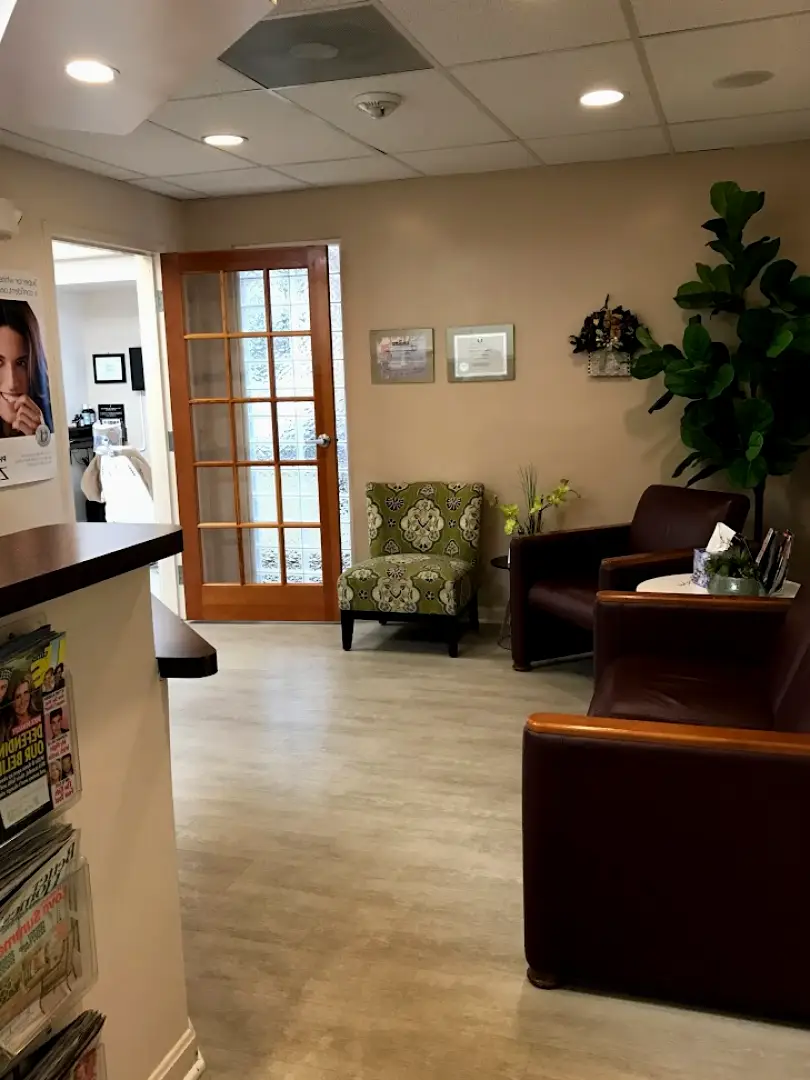  Rockville Dr. Eftekhar A. Hassani, DDS
