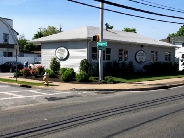 Lindenhurst Dr. Manisha Suri, DDS