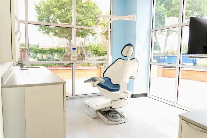  Elk Grove CNU Family Dental Clinic