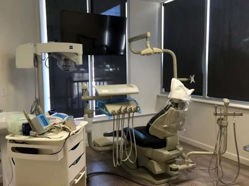 Dr. Roshen Ganesh, DDS PDD: Santa Monica Esthetic Dentistry