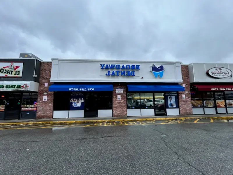 Lawrence Broadway Dental