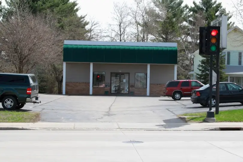 Clintonville Family Dentistry: DeWolf III John B., D.M.D., Johnson Karen A., D.D.S.