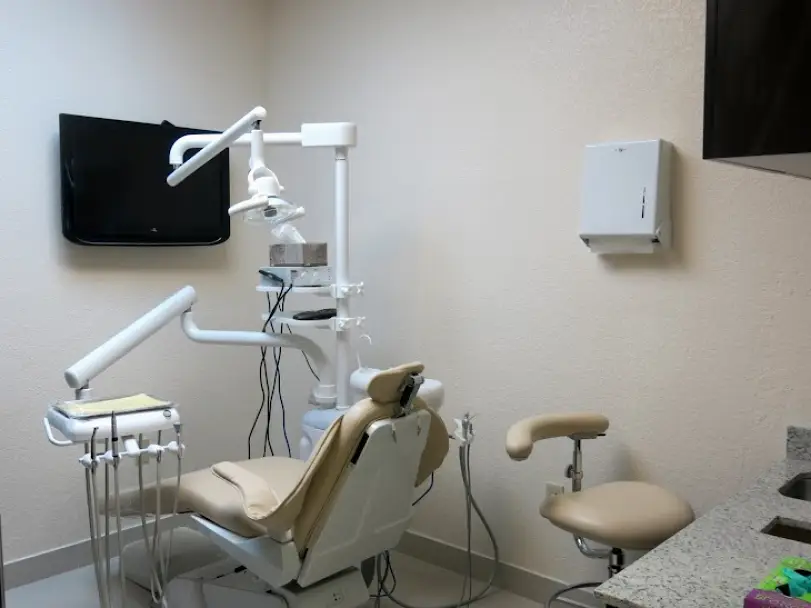  Pembroke Pines A Healthy Smile Dental - Ligming Delgado, DMD