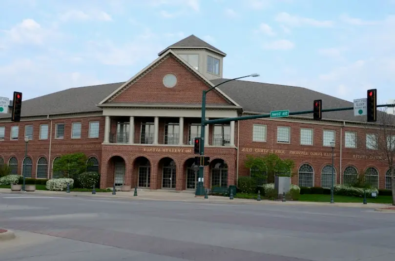 Coralville Donald C. Peterson, Jr., DDS