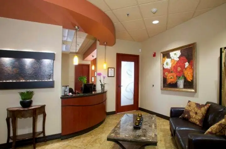  Everett Lakeside Endodontics Dr. Shahin Etemadi DDS, MSD and Dr. Stephanie Chen DDS