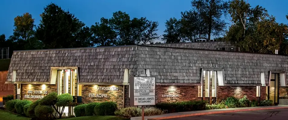 Lancaster Dubuque Orthodontic Associates: Morarend Chad M DDS