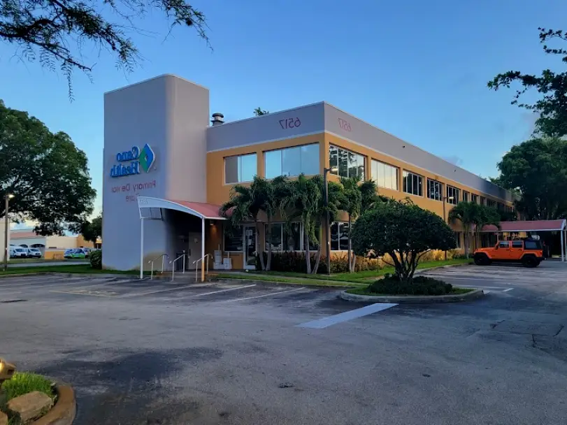  Primary Dental Care Hollywood / Ricardo Nicolas Hernandez Rivera DDS