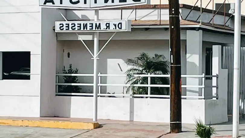 Los Algodones Meneses Dental Group