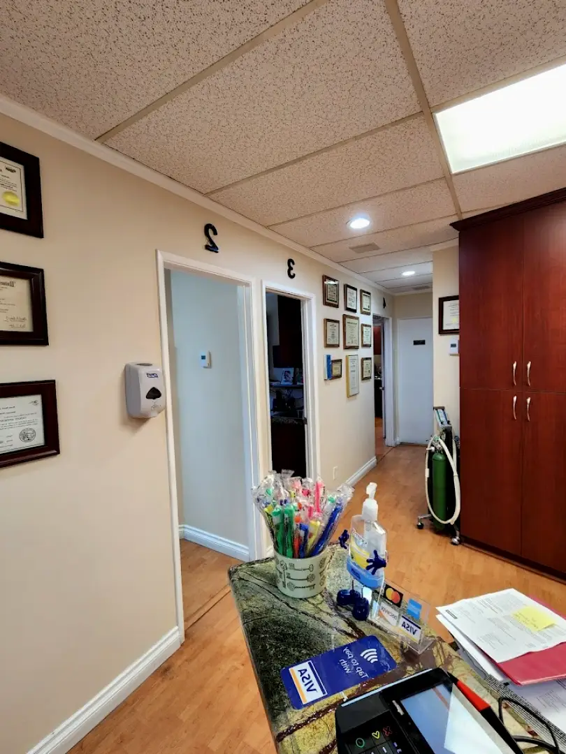 Tarzana Dr. Vic A. Derbalian, DDS