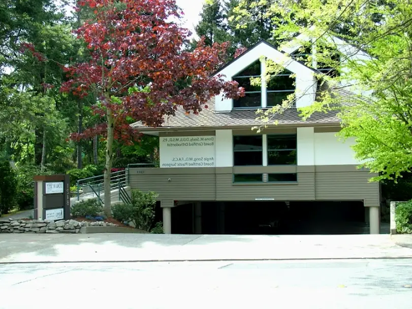 Bellevue Dona M Seely DDS MSD PS