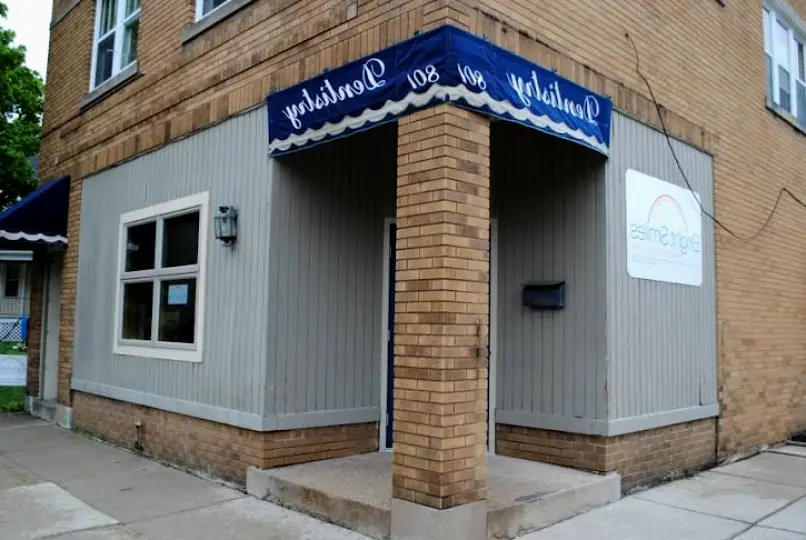 South Milwaukee Bright Smiles Family Dentistry: Dr. Sarah J Mulloy DDS