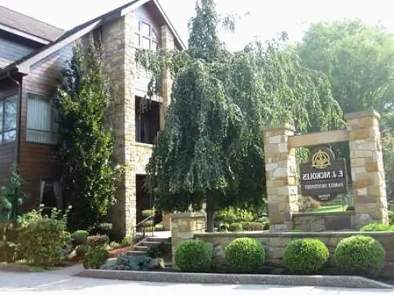 Wheeling Eleisha J. Nickoles, DDS