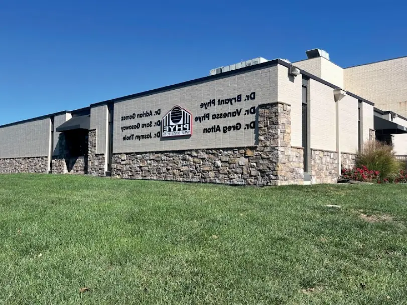 Olathe Adrian Gomez, DDS
