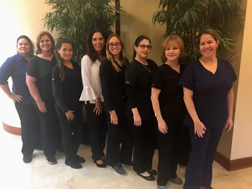 Hollywood Pines Dental: Mezcua Maria A DDS