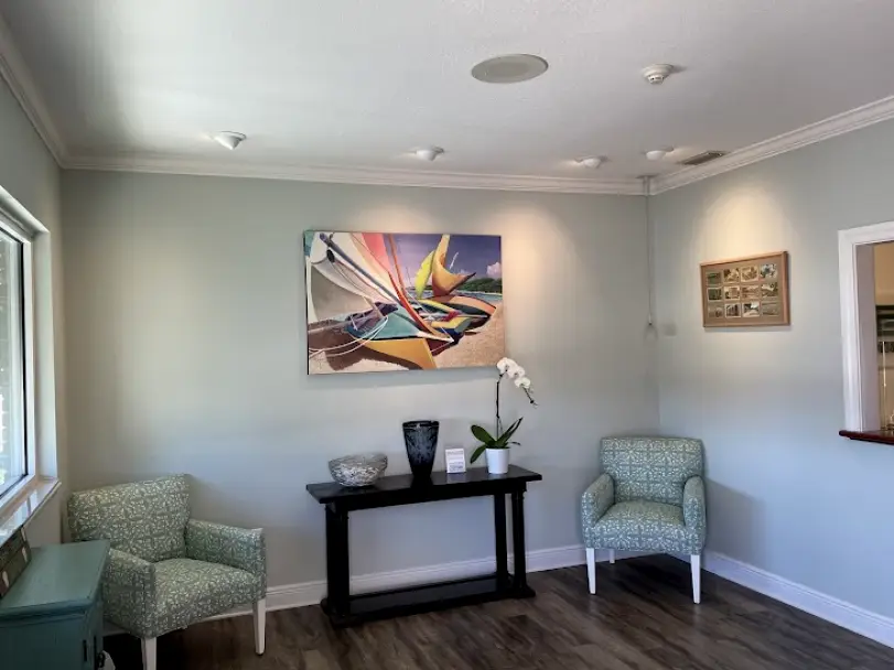 St. Petersburg Green Bench Dental