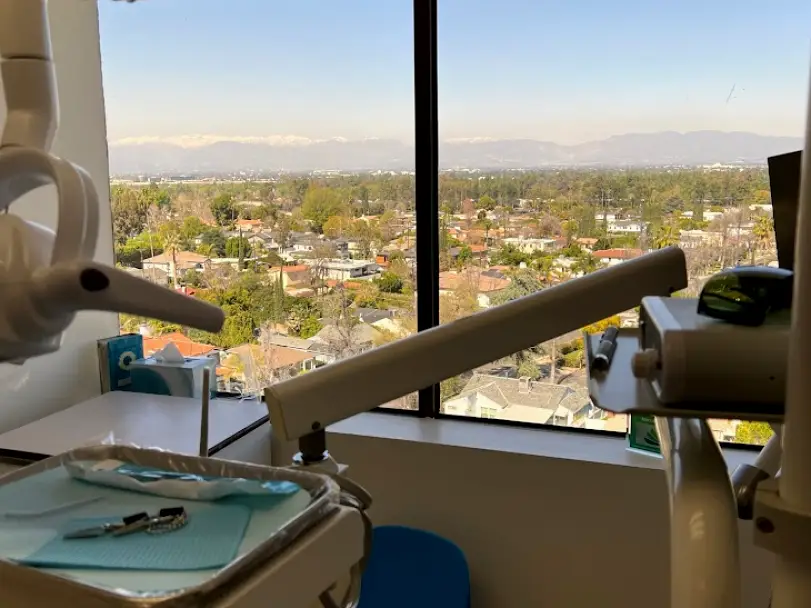Encino Philip Farzad, DDS