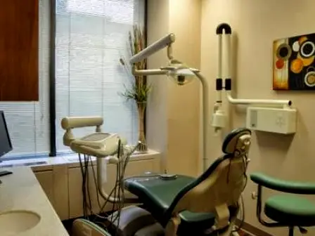 North York Parkway Place Dental - Dr. Daniel Munteanu