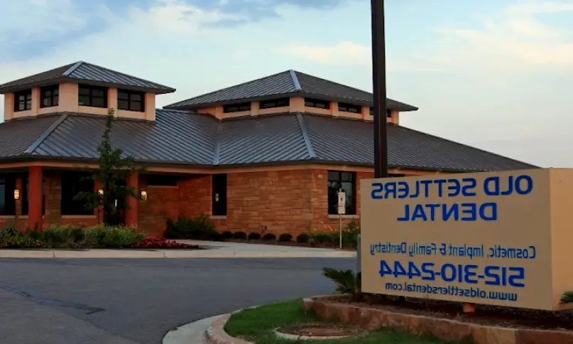 Round Rock Fredrick R Lewcock DDS, FAGD, FICOI