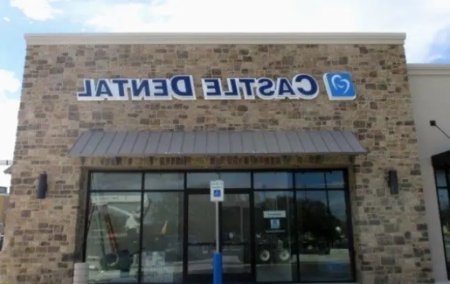 Castle Dental & Orthodontics - Buda