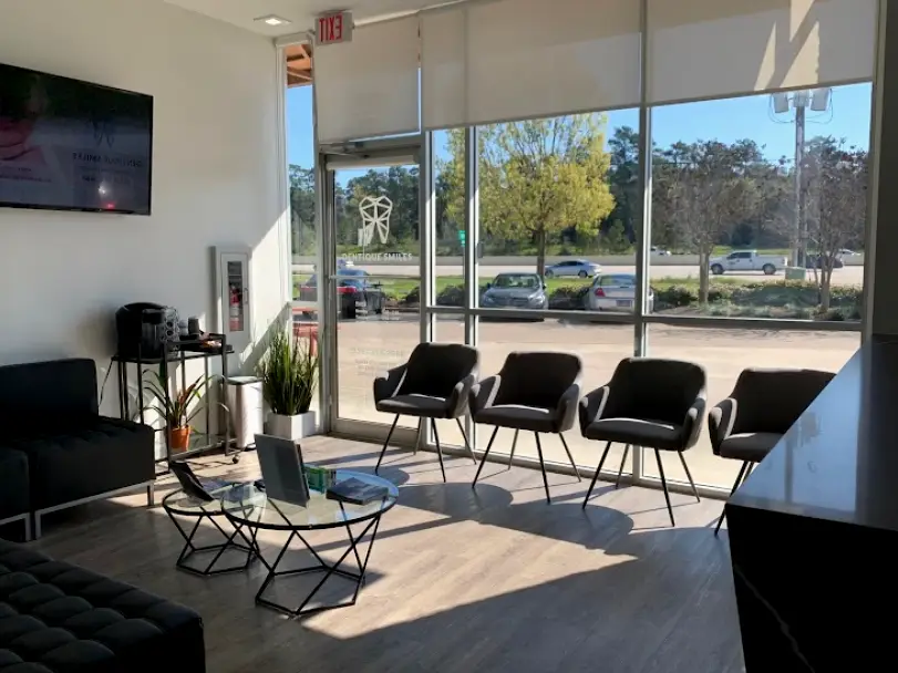 Dentique Smiles | Conroe
