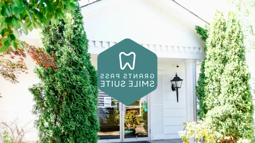  Grants Pass Smile Suite