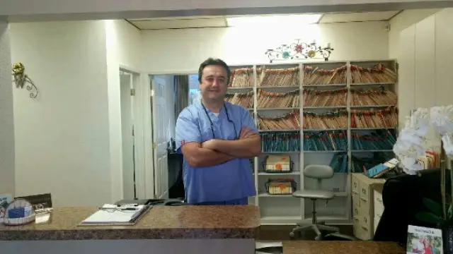  Lancaster Desert Breeze Dental Care: Vrej Shahmoradian DDS