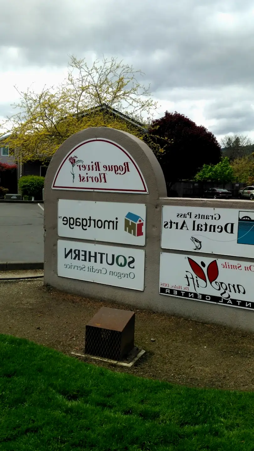  Grants Pass Dental Arts