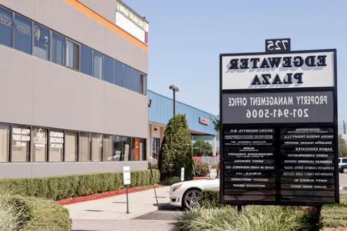 Edgewater Mint Dental : Young Kim, DDS