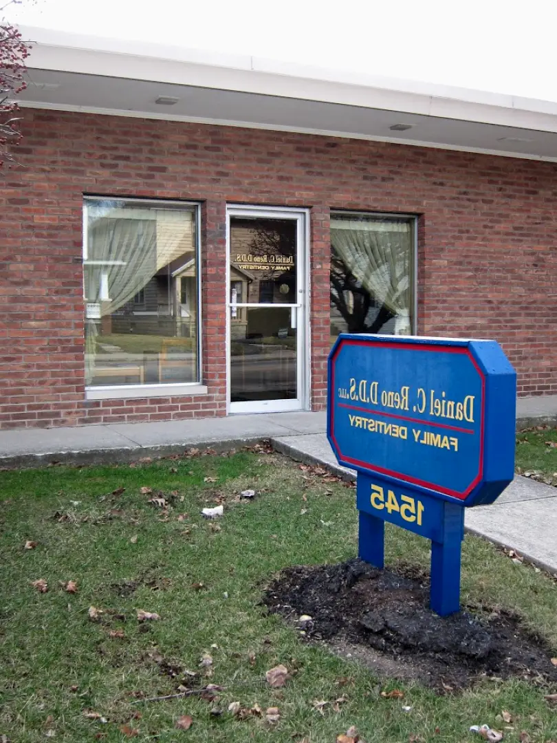 Muncie Reno Daniel C DDS