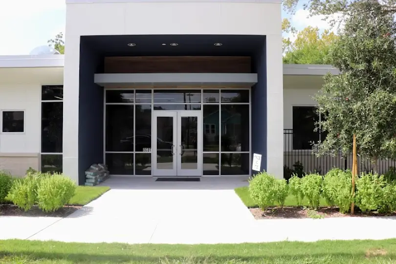 Magnolia Park El Centro de Corazón John S. Dunn Health Center