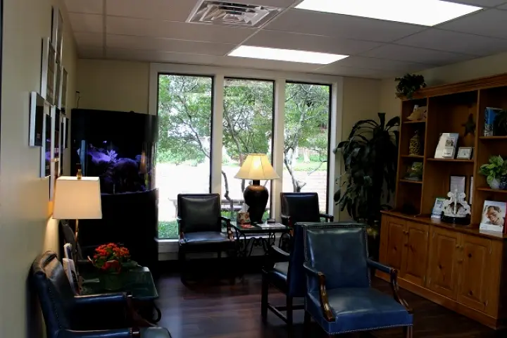 Longview Clint Bruyere, DDS