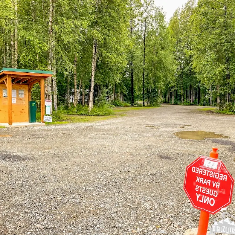 Trapper Creek Inn & RV Park