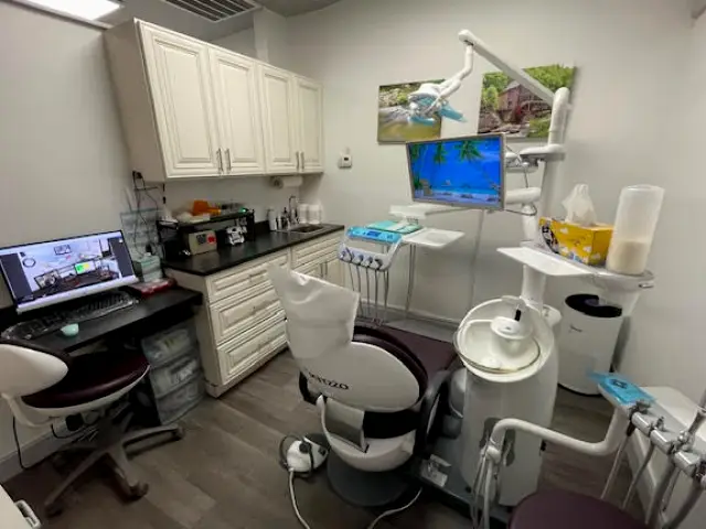 Ellicott City Woori Dentistry (우리치과) - DR. Keechun Hong