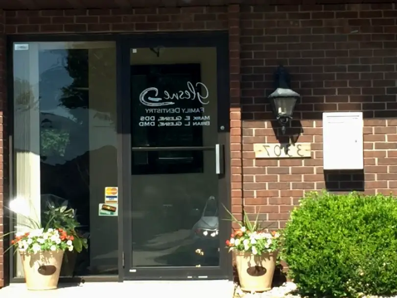 Pekin Dr. Mark E. Glesne, DDS