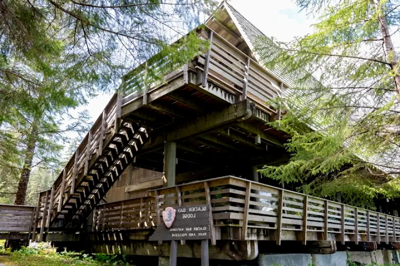 Gustavus Glacier Bay Lodge & Tours