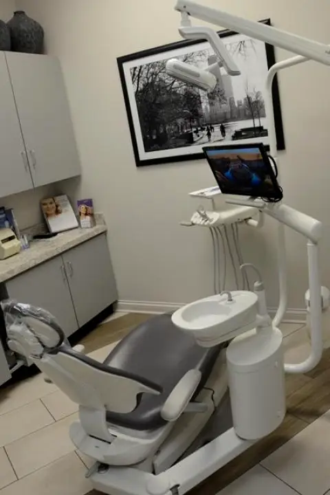  Elk Grove Village Crossings Dental: Drs. Jordan Kushner DMD & Richard Becker DDS
