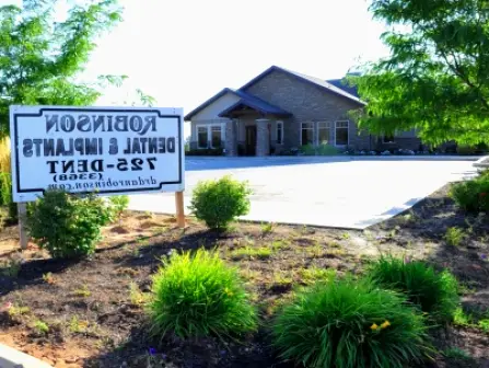 Roosevelt Robinson Dental & Implants