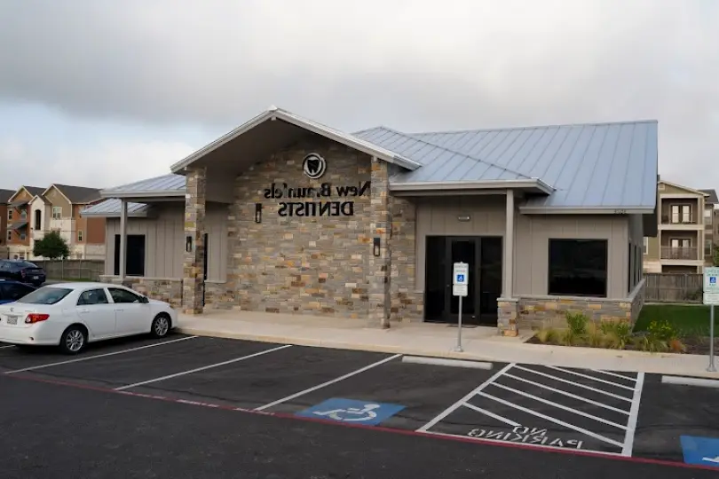 New Braunfels Dentists PLLC.