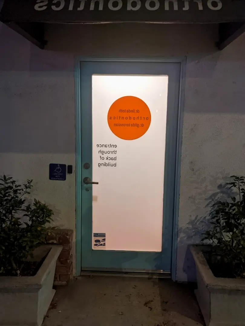 Sherman Oaks DRs. TOTH & TOROSSIAN