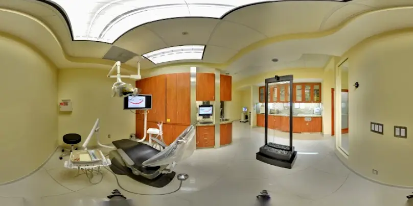 Dr. Smile Lomita