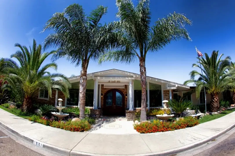 Kingsburg Smile Center: Dr. B. Fareid, DDS