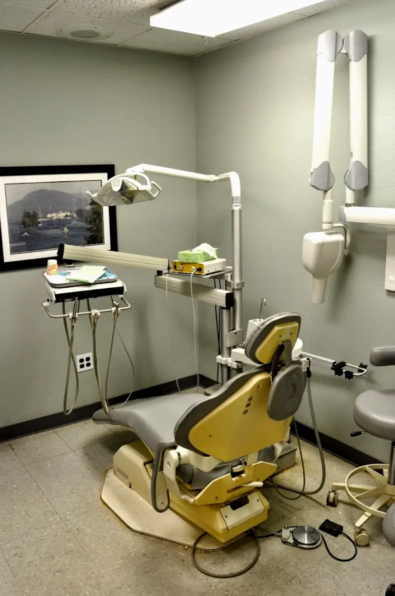Lynbrook Family Dental: Jeffrey W. Fox, D.D.S.