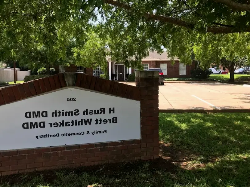 Tuscaloosa H. Rushton Smith, D.M.D. Cosmetic & Restorative Dentistry