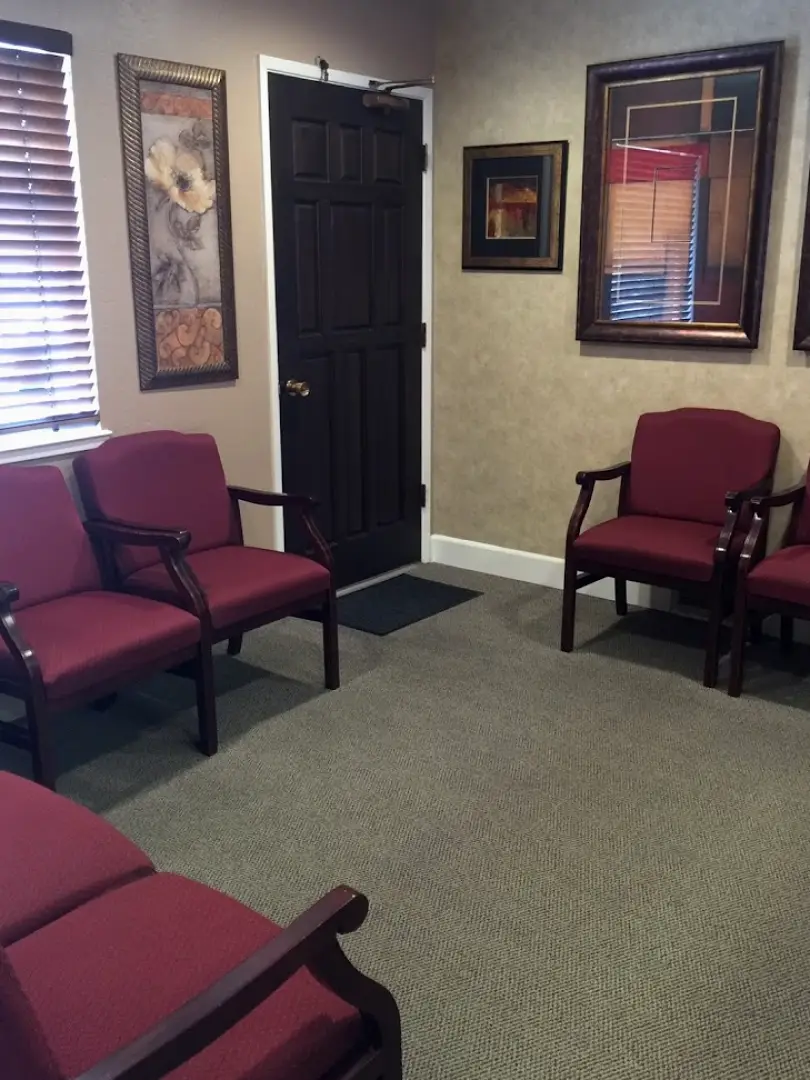 Carmichael Now Dental: Elizabeth Huynh D.D.S.