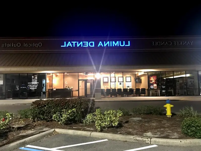Lumina Dental Brandon Town Center