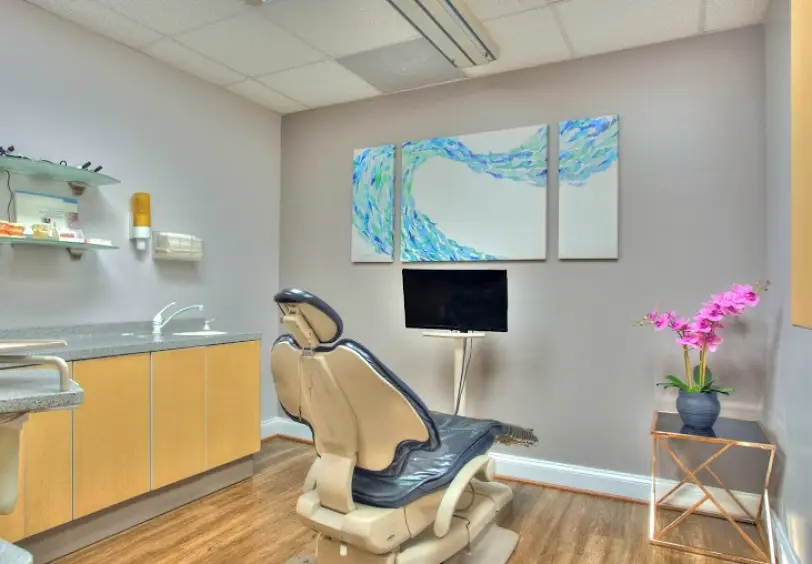 Springfield Nova Dental Center: Dr Binh K. Hoang, DDS