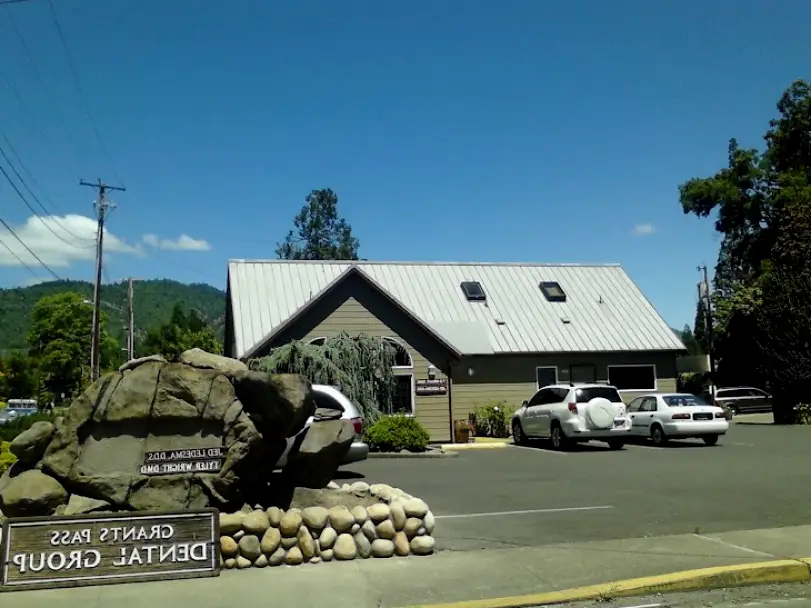  Grants Pass Dental