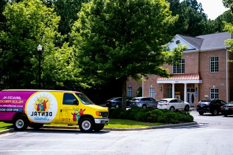 Lilburn Dental Familia